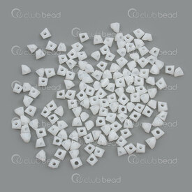1102-3817-0462 - Bille de Verre Pressé Facetté Triangle 3x4x4.5mm Blanc Jade Trou 0.8mm Corde de 15.5 pouces 1102-3817-0462,jade blanc,montreal, quebec, canada, beads, wholesale