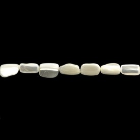 *A-1114-0912-02 - MOP 10X14MM   Corn  Bleached Off White  16" String *A-1114-0912-02,free forme,16'' String,Bead,Natural,Mother Of Pearl,10X14MM,Free Form,Corn,Beige,Off White,Bleached,China,16'' String,montreal, quebec, canada, beads, wholesale